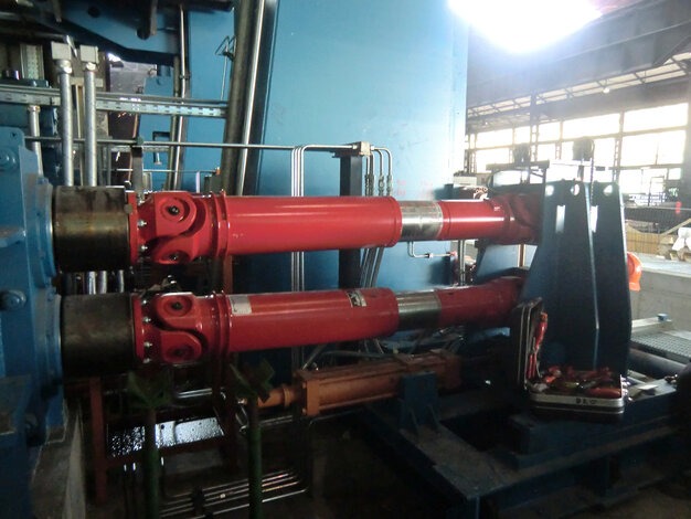 Installation of red EPR cardan shafts